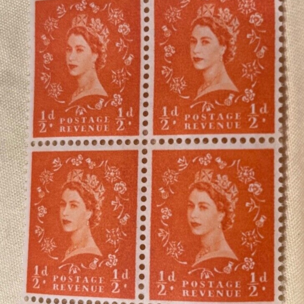 1/2  d Queen Stamps Uncirculated New set of 4 Stamps